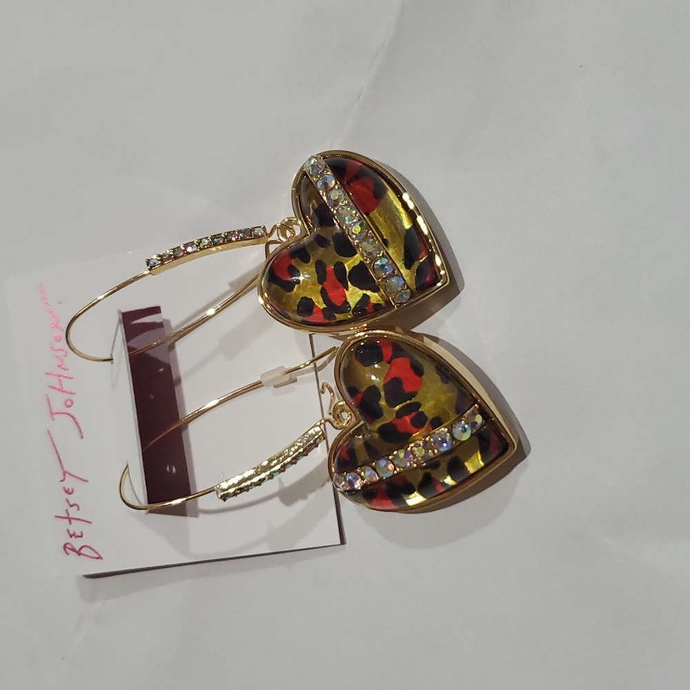 Betsey Johnson gold tone acrylic animal print heart shape pave earrings new - Picture 9 of 10